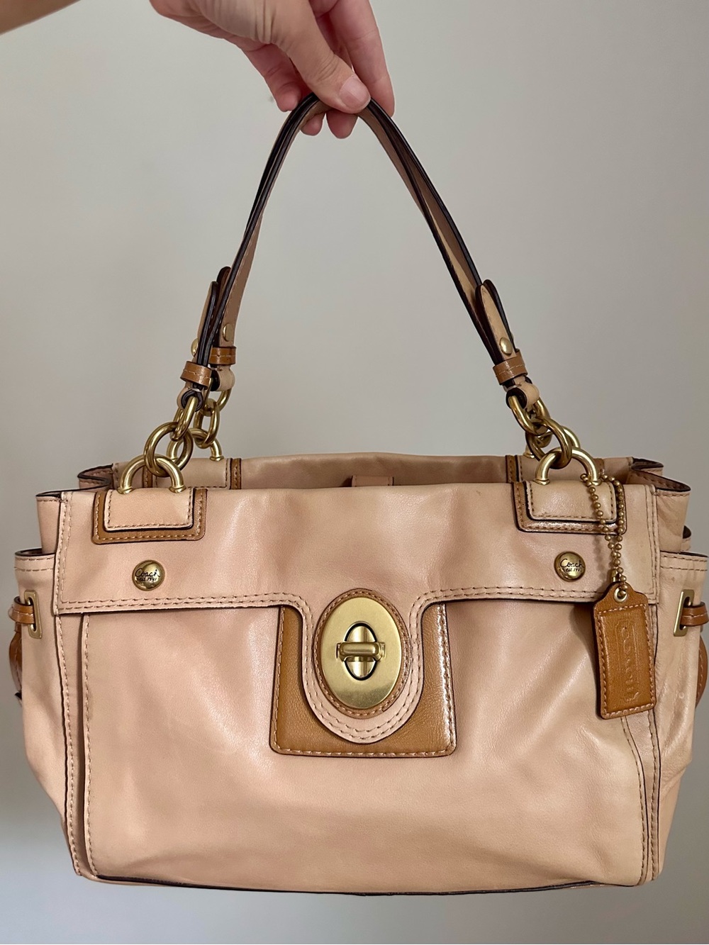 Coach Leather Peyton Tote Bag 14522 Turnlock Camel Brown Y2K Shoulder Purse